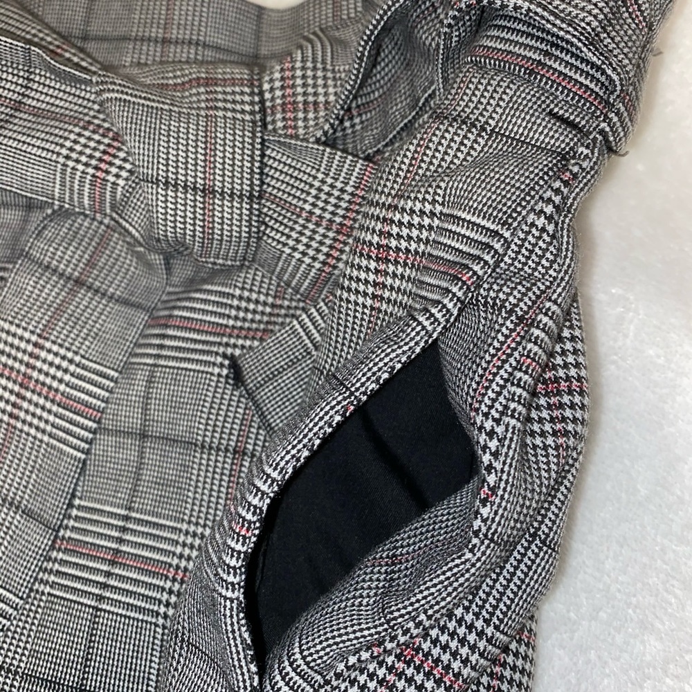 H&M Women’s Dark Grey Plaid Shorts - Picture 7 of 10